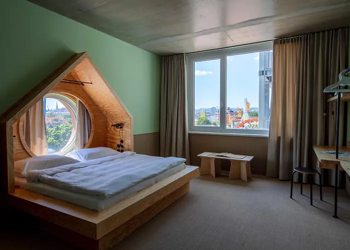 Hotel Superbude Prater 4*
