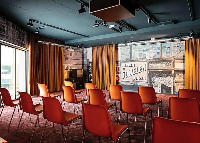 Hotel Superbude Prater 4*